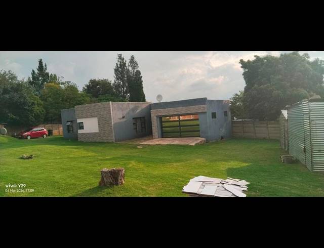 3 BEDROOM HOUSE FOR SALE IN ESTHER PARK